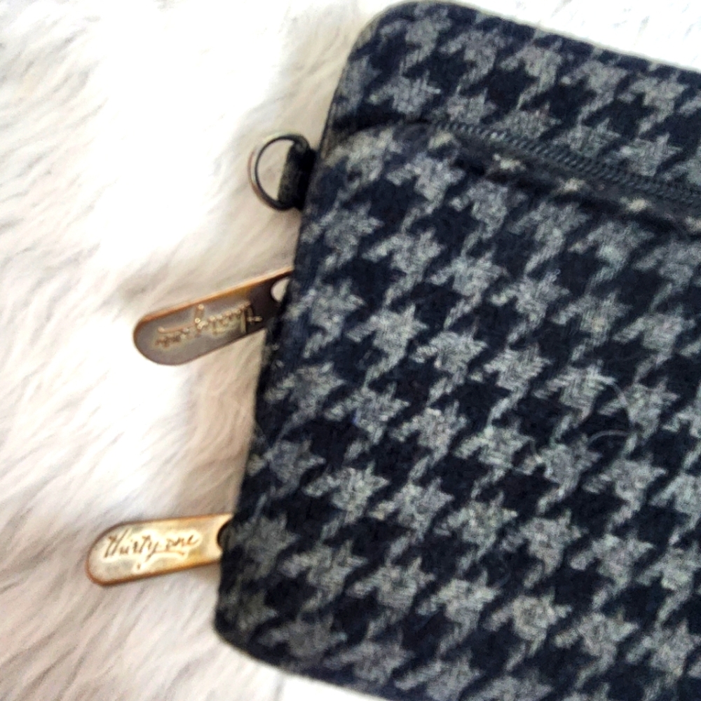 Thirty-One Houndstooth Pattern Bifold Wallet - image 2